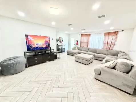 626 74th Street N St Petersburg FL 33710