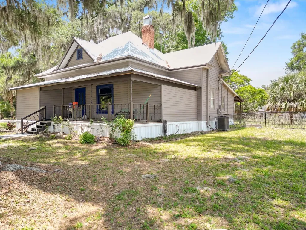 128 S Oak Avenue Fort Meade FL 33841