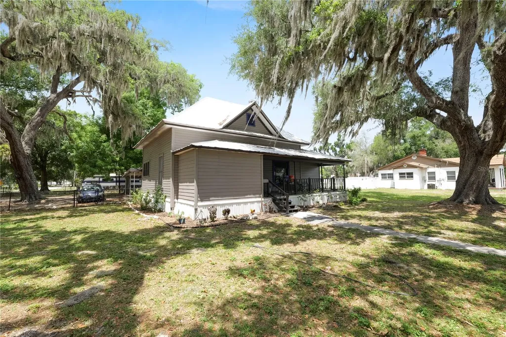 128 S Oak Avenue Fort Meade FL 33841