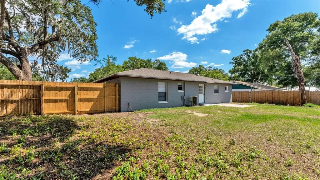 201 E Pine Street Davenport FL 33837