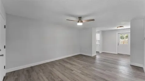 201 E Pine Street Davenport FL 33837
