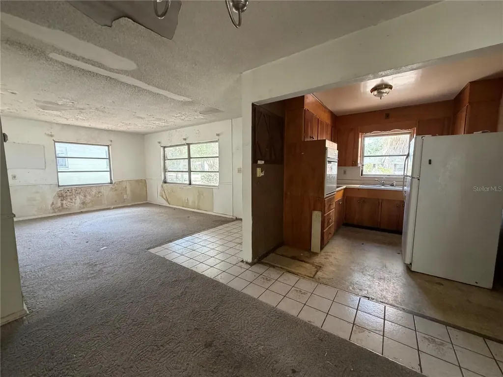 9805 N 54th Street Temple Terrace FL 33617