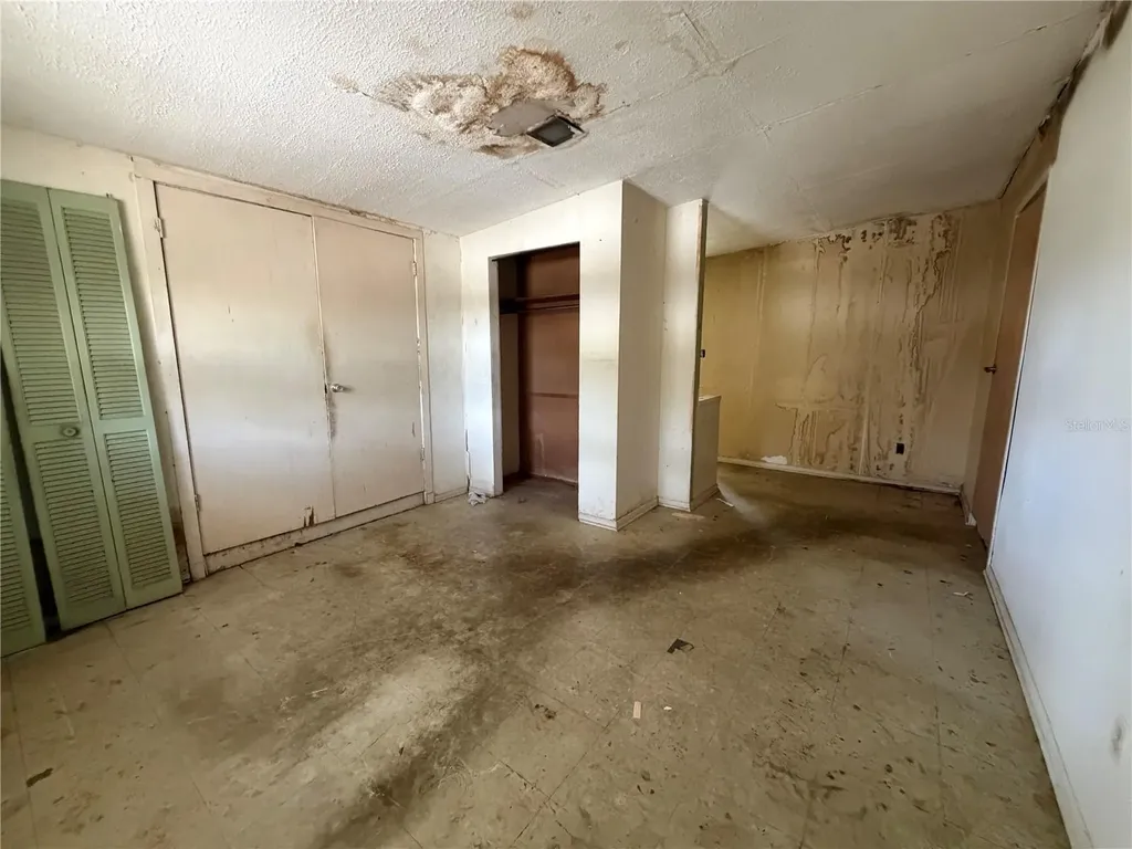 9805 N 54th Street Temple Terrace FL 33617