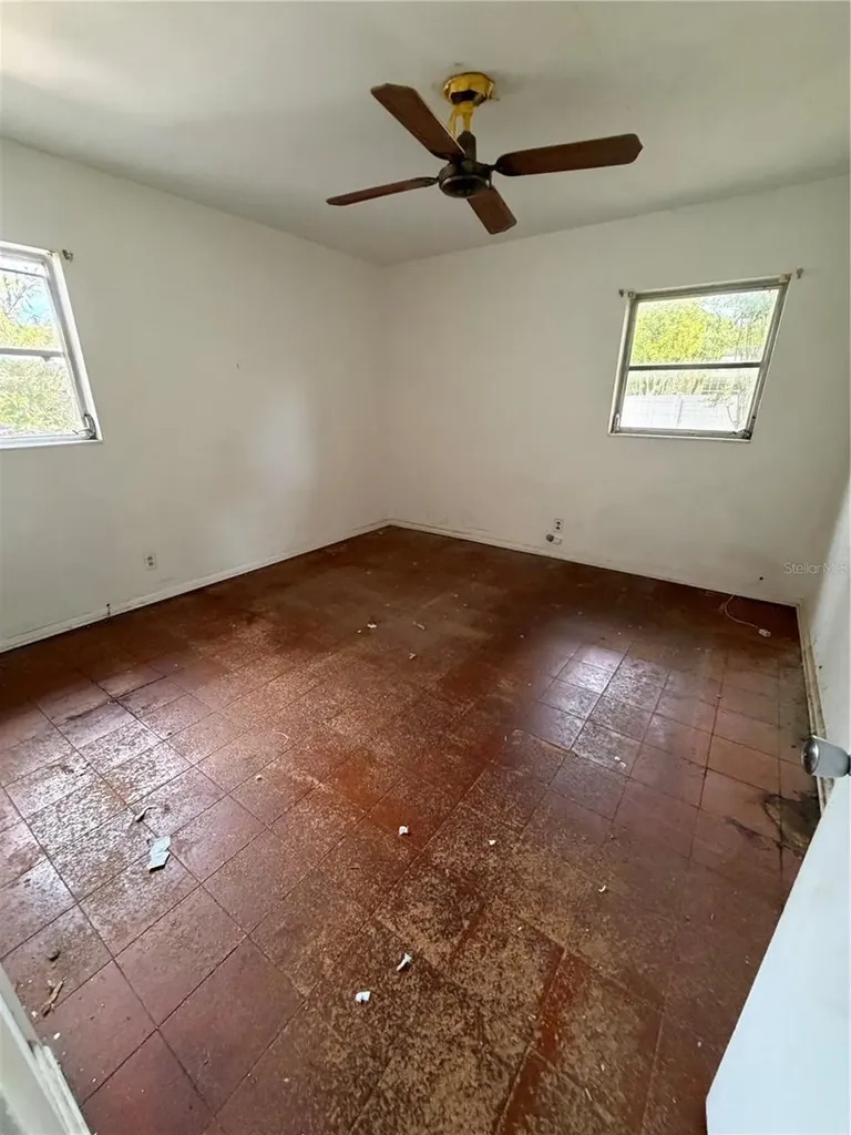 9805 N 54th Street Temple Terrace FL 33617
