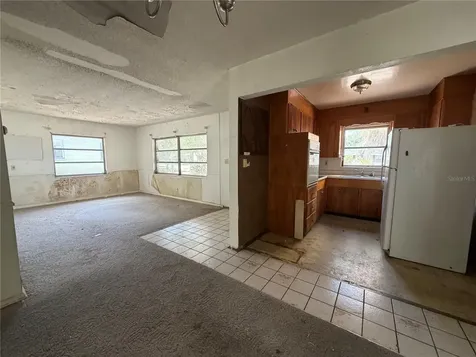 9805 N 54th Street Temple Terrace FL 33617
