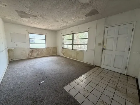 9805 N 54th Street Temple Terrace FL 33617