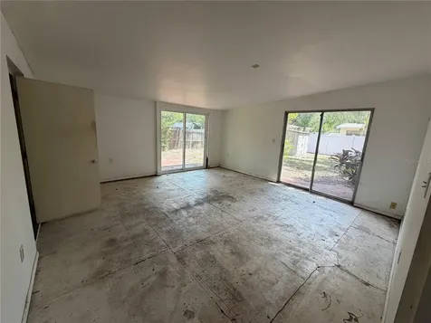 9805 N 54th Street Temple Terrace FL 33617