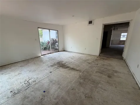 9805 N 54th Street Temple Terrace FL 33617
