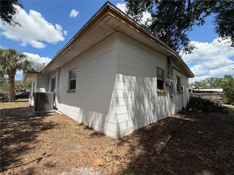9805 N 54th Street Temple Terrace FL 33617