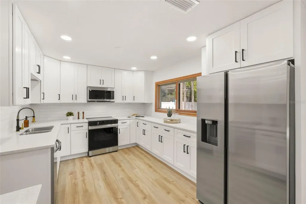 17002 Paula Lane Lutz FL 33558