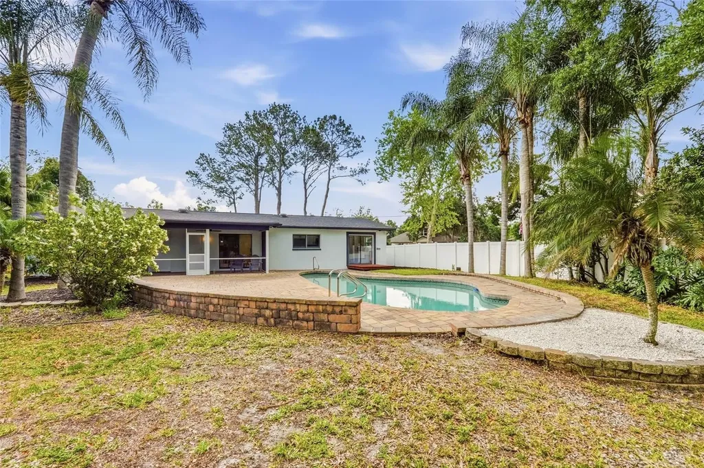 17002 Paula Lane Lutz FL 33558