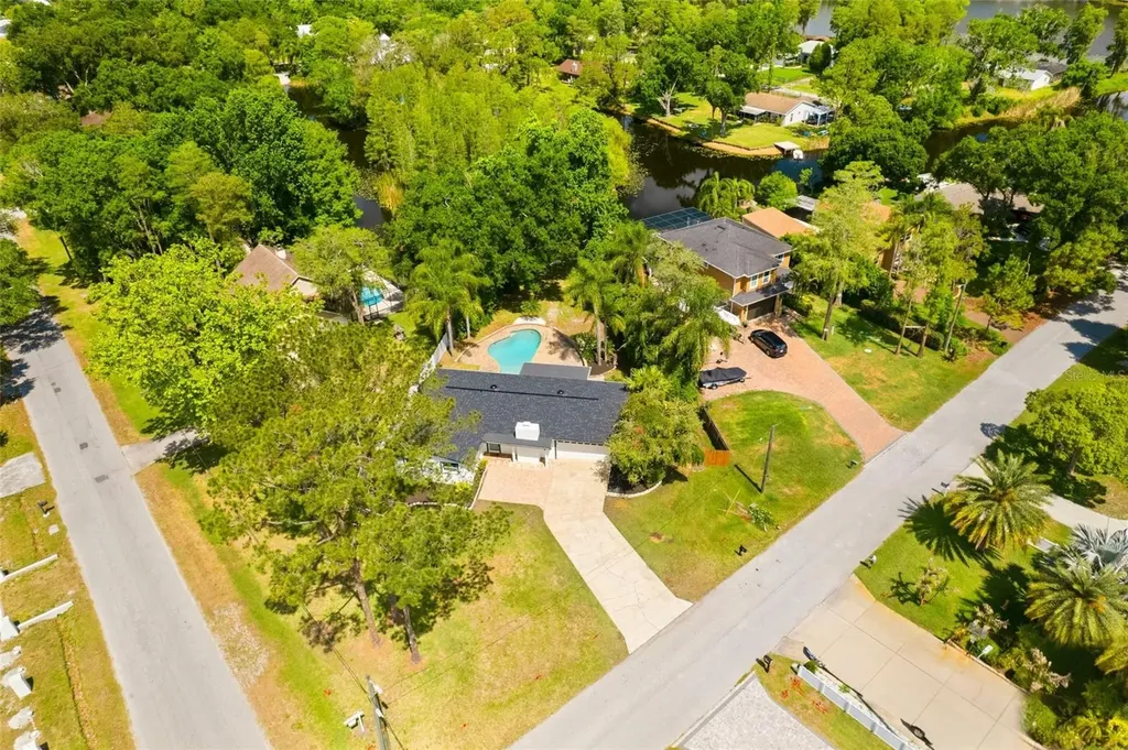 17002 Paula Lane Lutz FL 33558