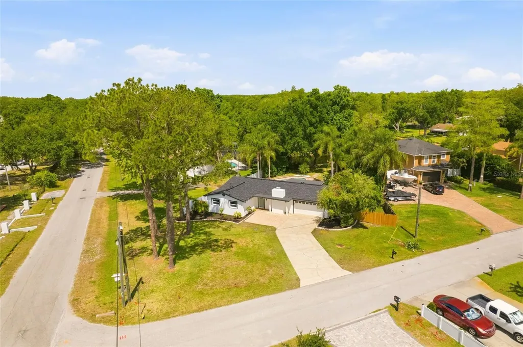 17002 Paula Lane Lutz FL 33558