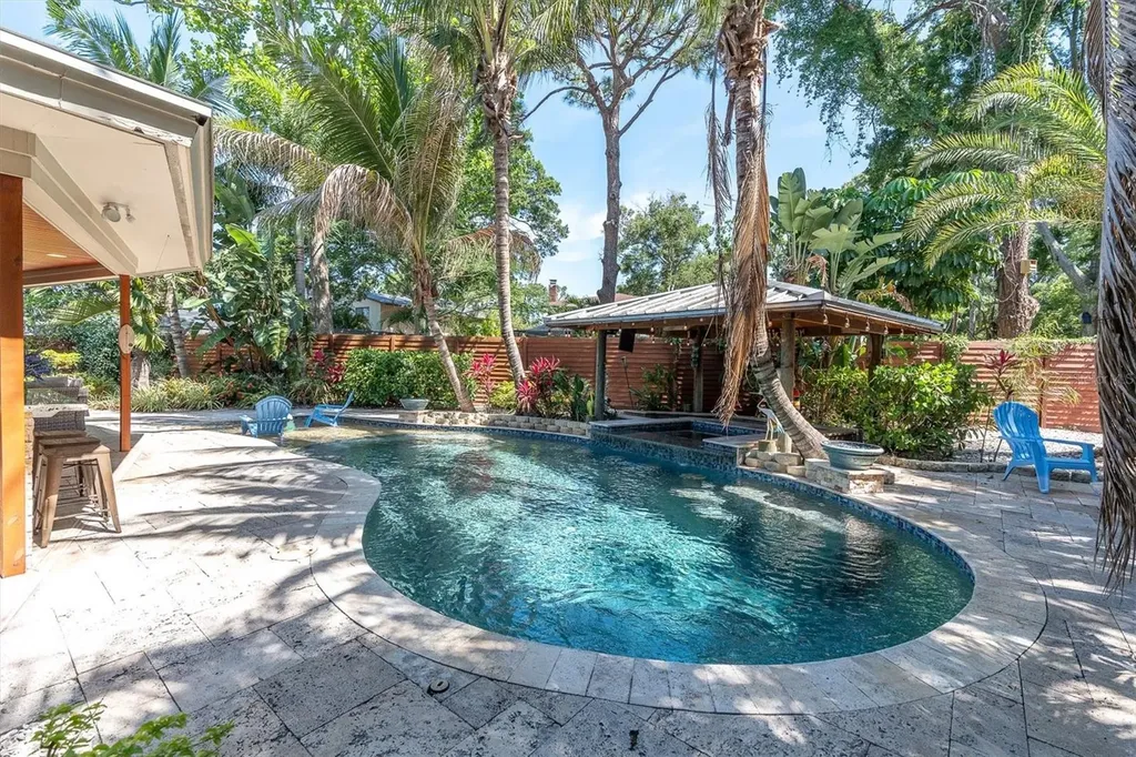 7587 132nd Way Seminole FL 33776