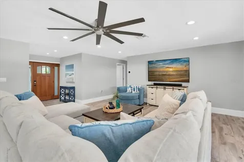 7587 132nd Way Seminole FL 33776