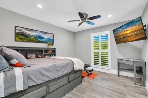 7587 132nd Way Seminole FL 33776
