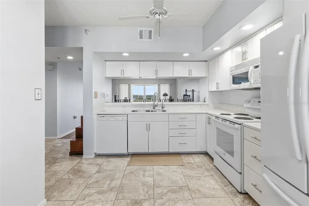 6551 Shoreline Drive St Petersburg FL 33708