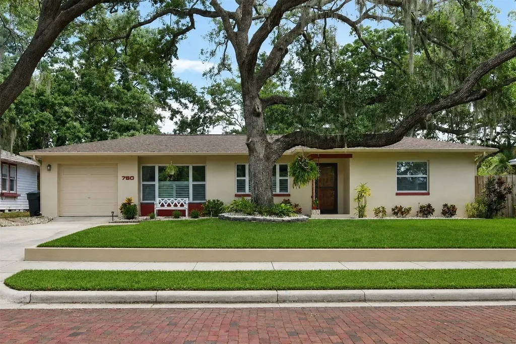 750 Wood Street Dunedin FL 34698