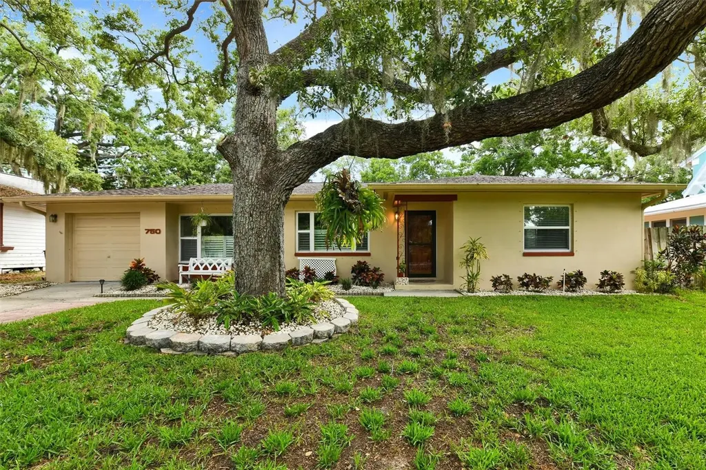 750 Wood Street Dunedin FL 34698