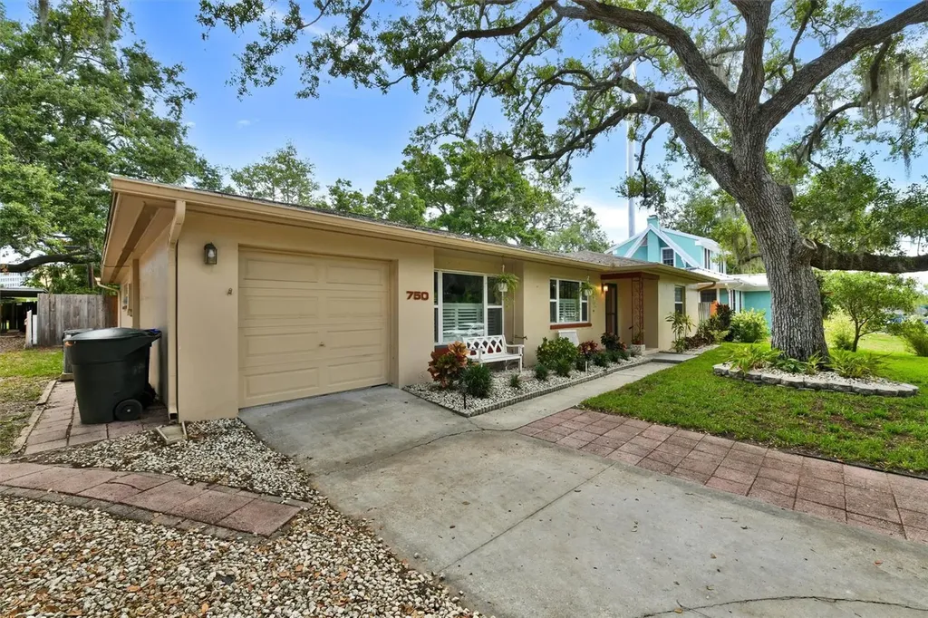 750 Wood Street Dunedin FL 34698