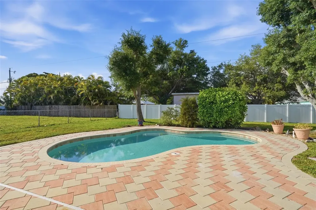 2004 NE 5th Terrace Cape Coral FL 33909