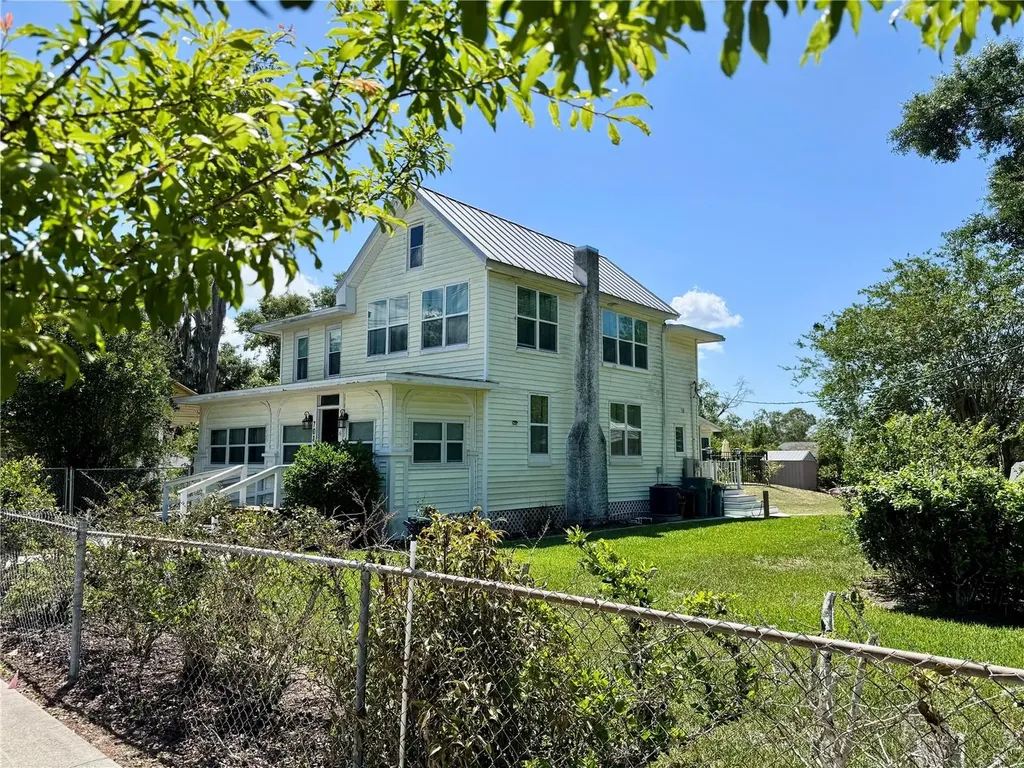708 E Lemon Avenue Eustis FL 32726