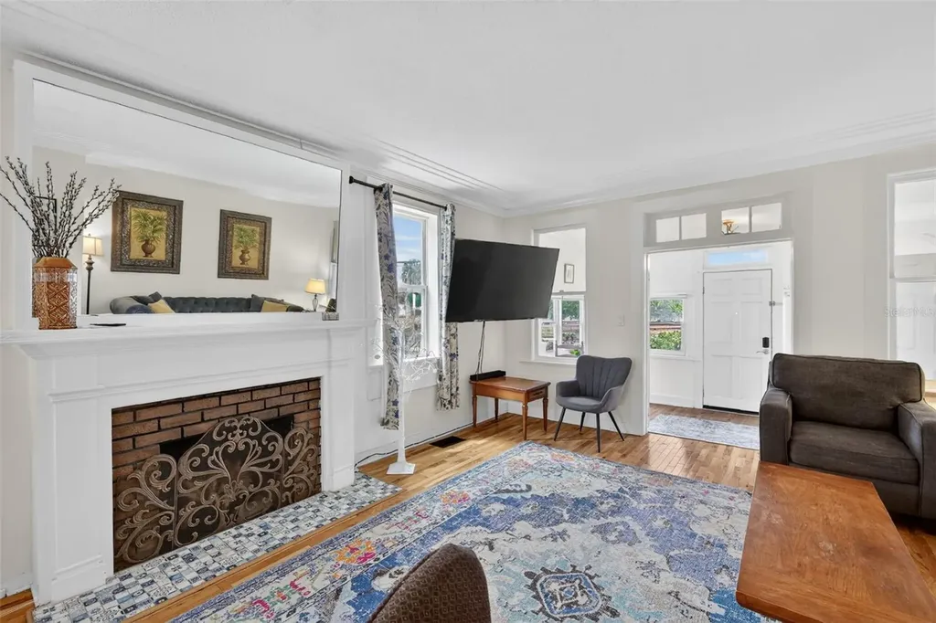 708 E Lemon Avenue Eustis FL 32726