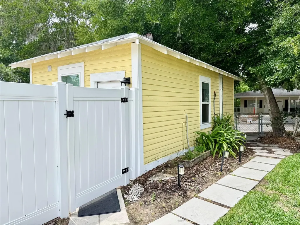 708 E Lemon Avenue Eustis FL 32726