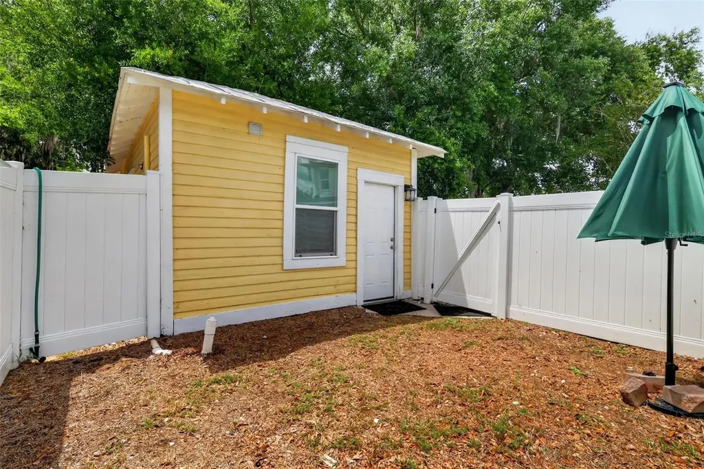 708 E Lemon Avenue Eustis FL 32726