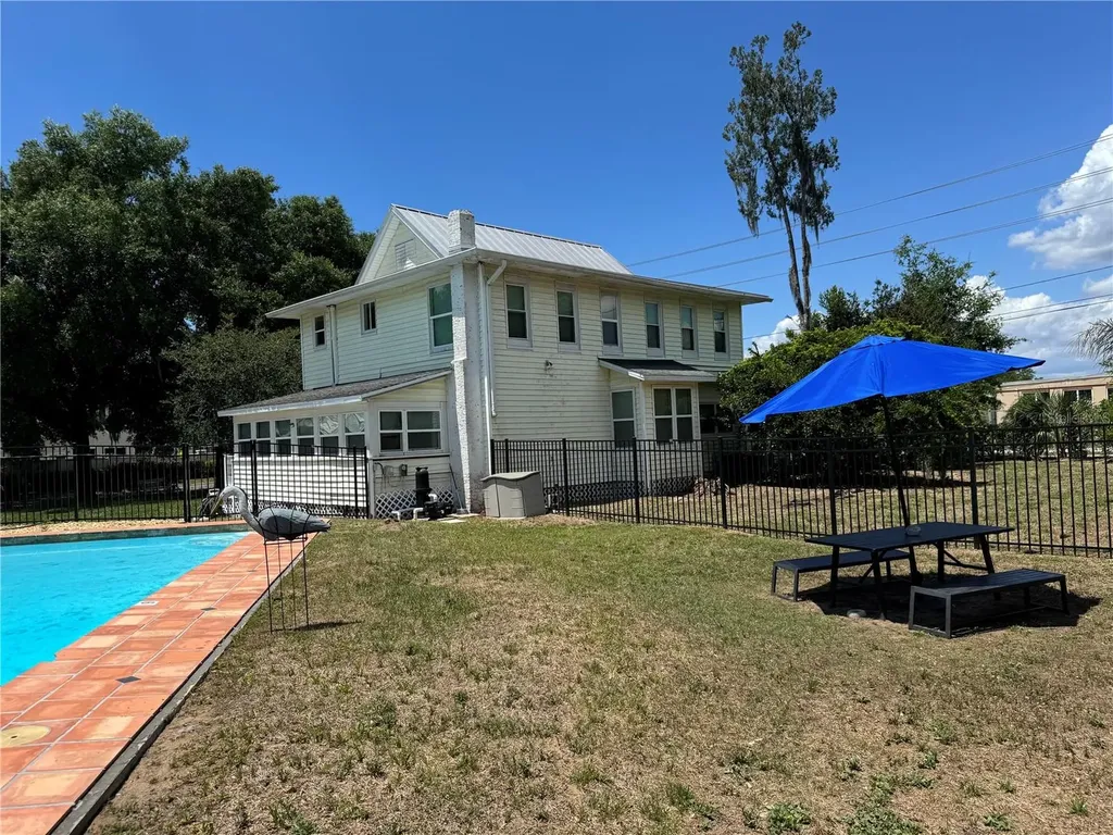 708 E Lemon Avenue Eustis FL 32726