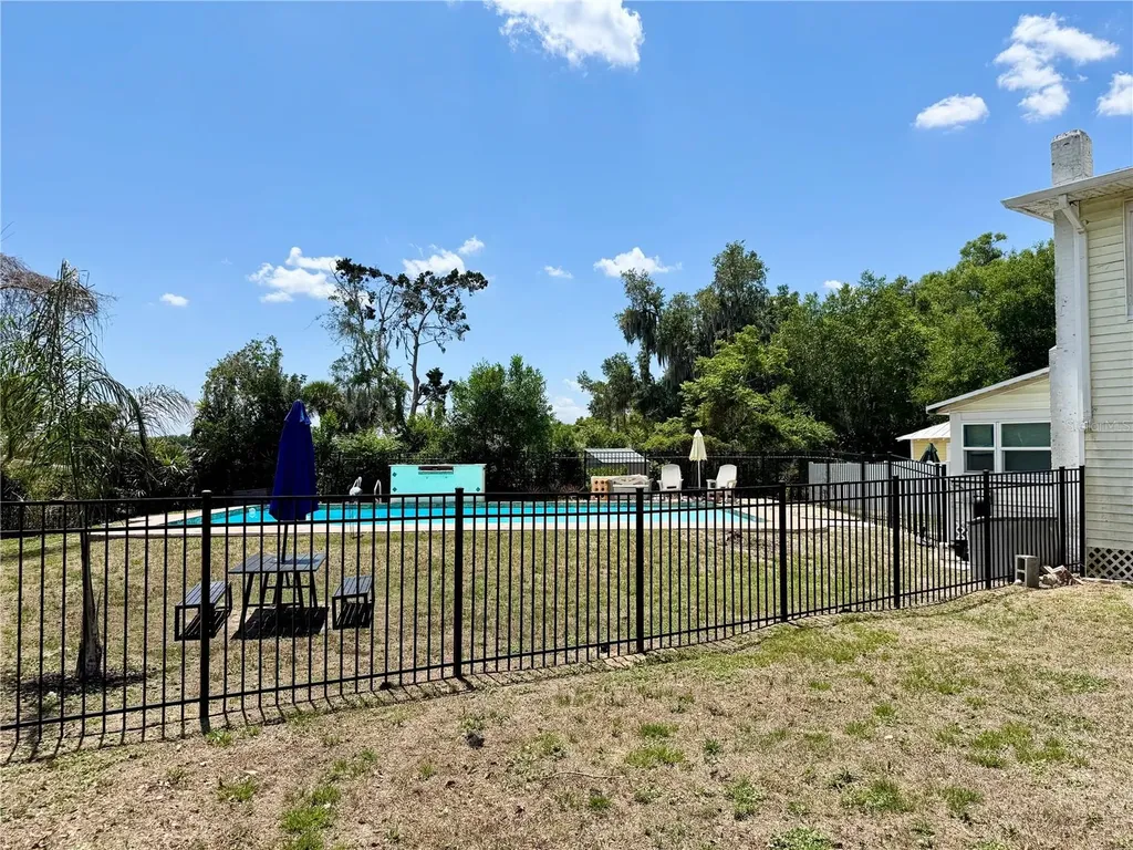 708 E Lemon Avenue Eustis FL 32726