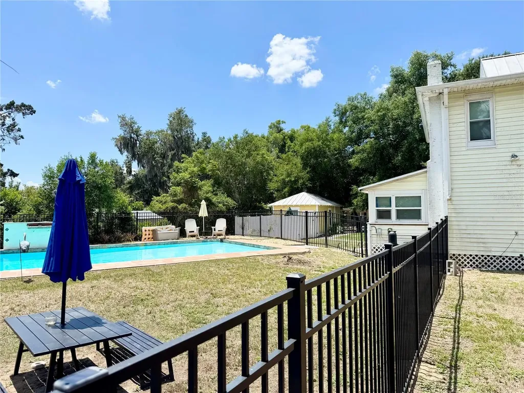 708 E Lemon Avenue Eustis FL 32726