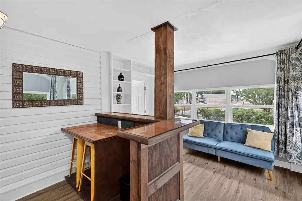 708 E Lemon Avenue Eustis FL 32726