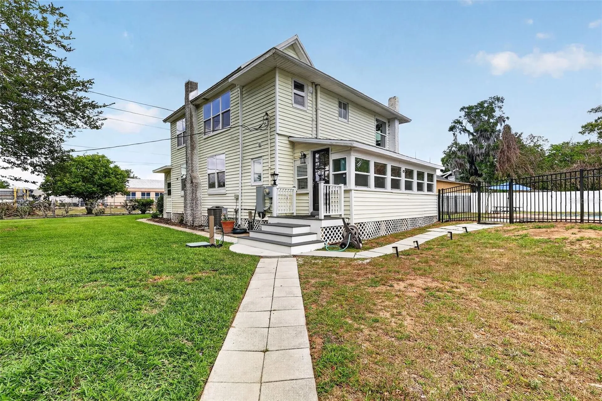 708 E Lemon Avenue Eustis FL 32726