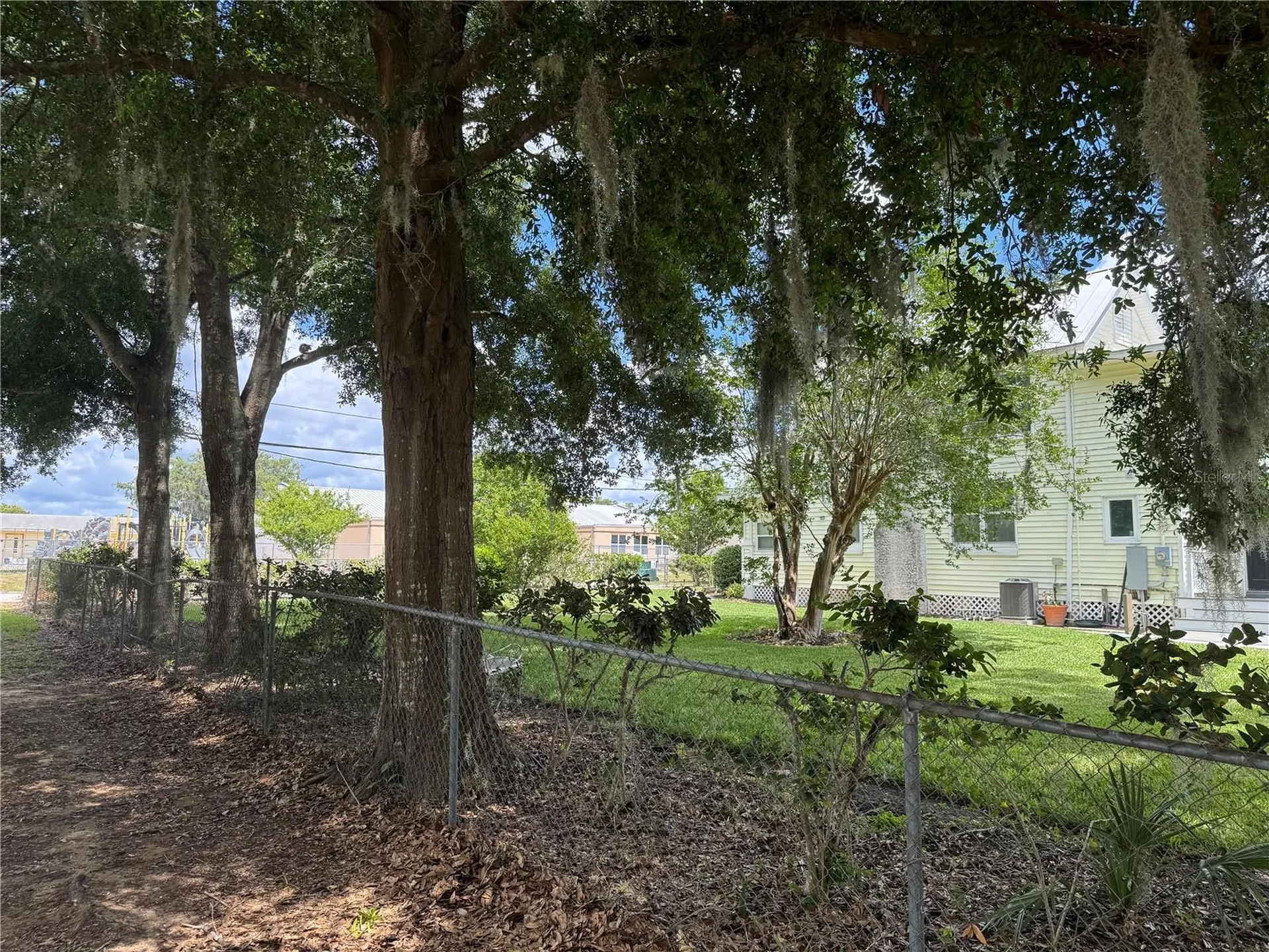 708 E Lemon Avenue Eustis FL 32726
