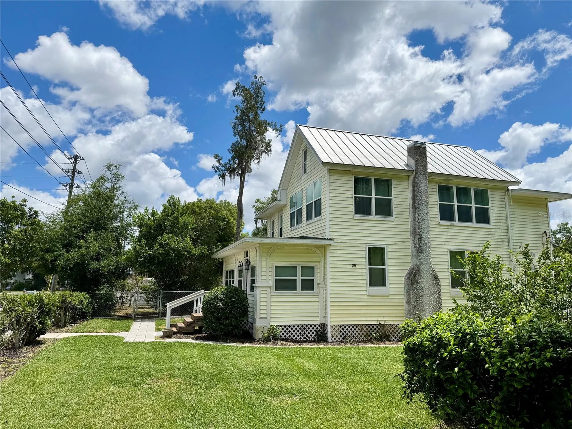 708 E Lemon Avenue Eustis FL 32726