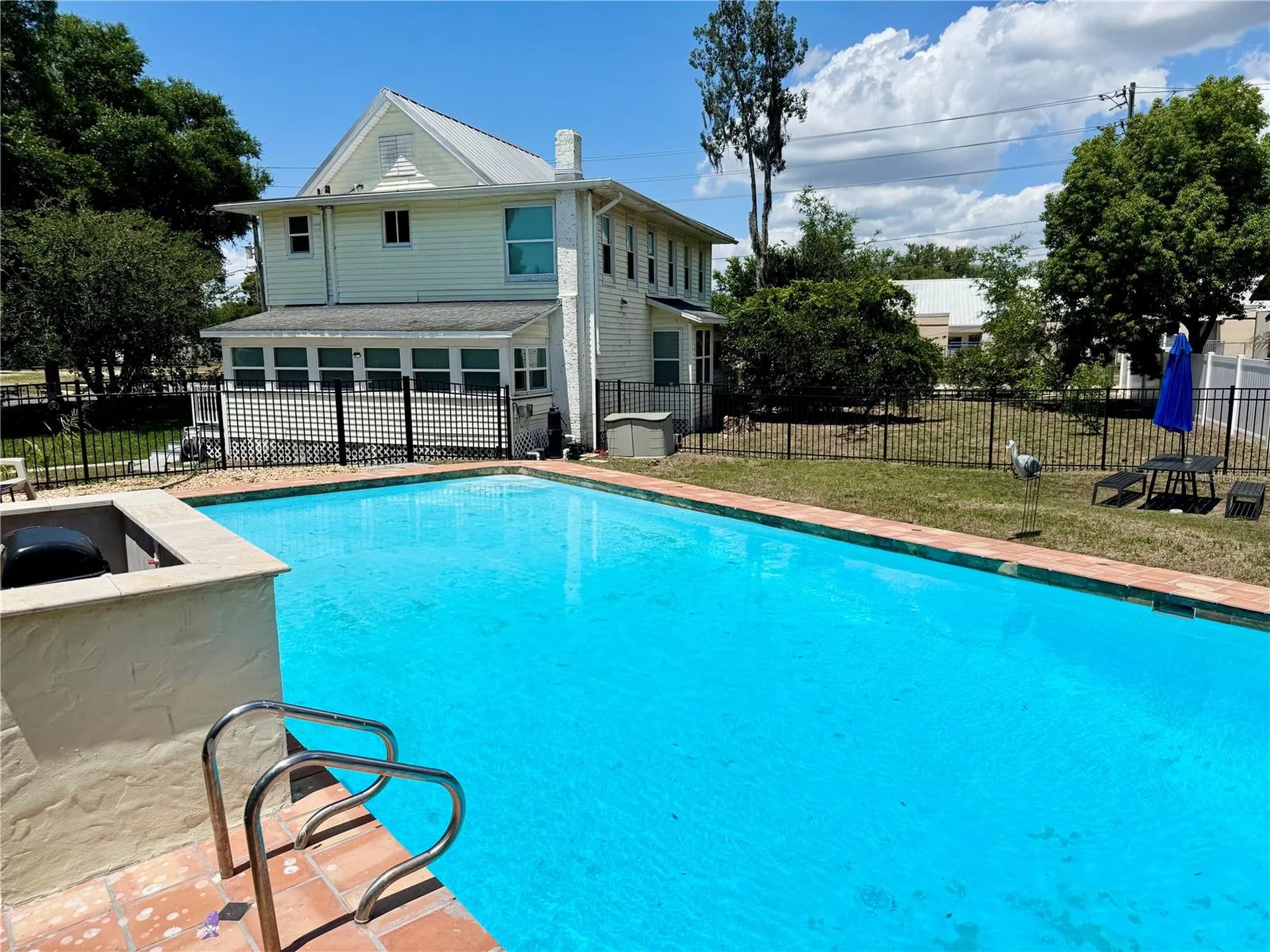 708 E Lemon Avenue Eustis FL 32726
