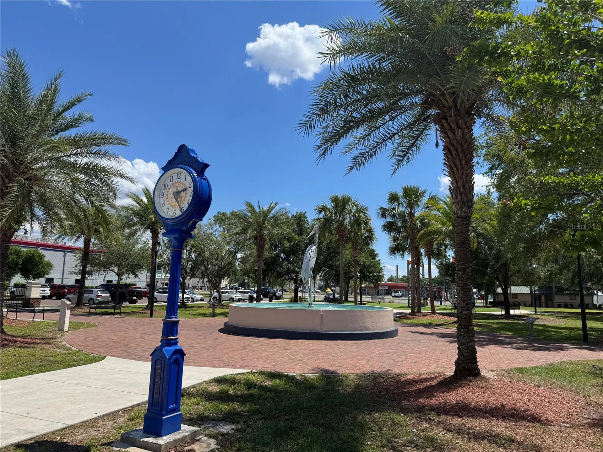 708 E Lemon Avenue Eustis FL 32726