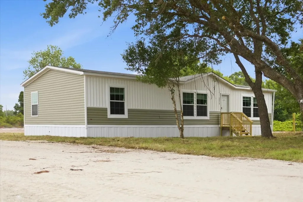20213 NW 258th Street Okeechobee FL 34972