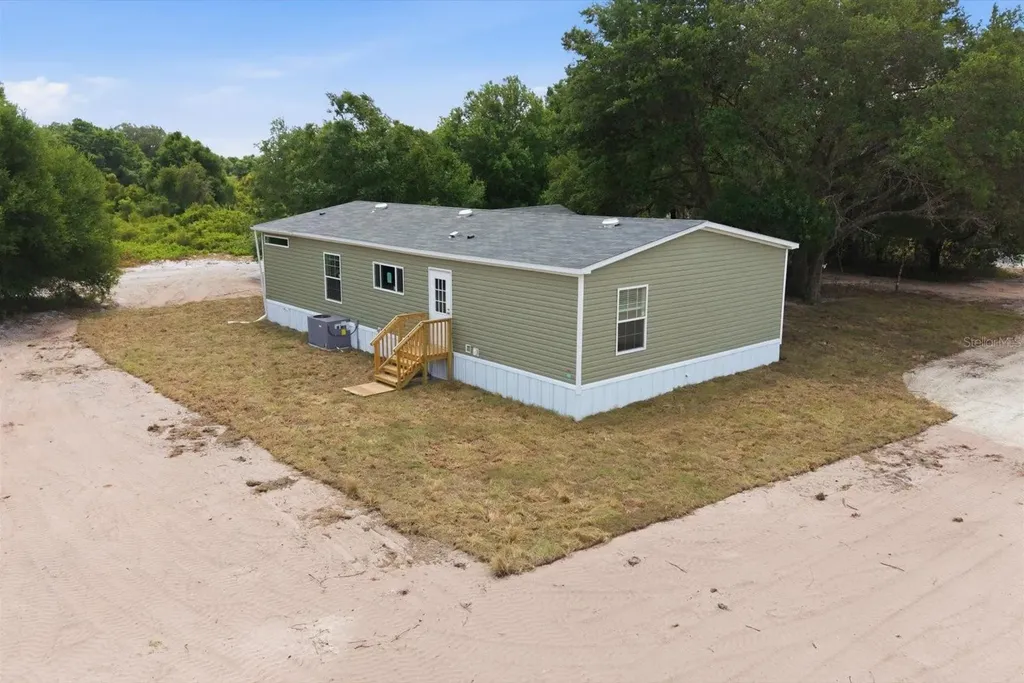 20213 NW 258th Street Okeechobee FL 34972