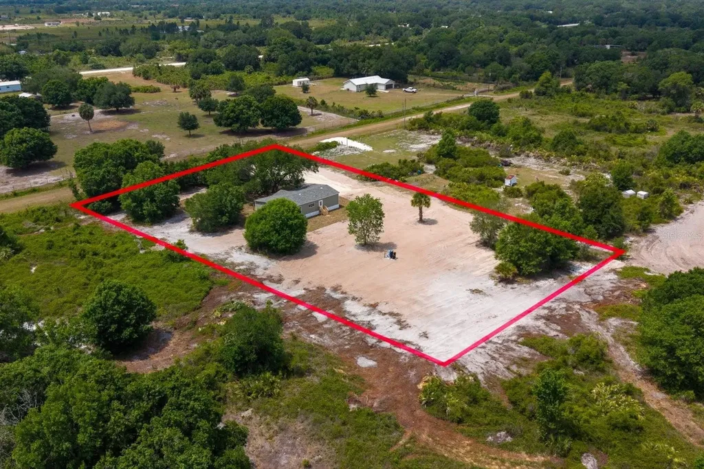 20213 NW 258th Street Okeechobee FL 34972