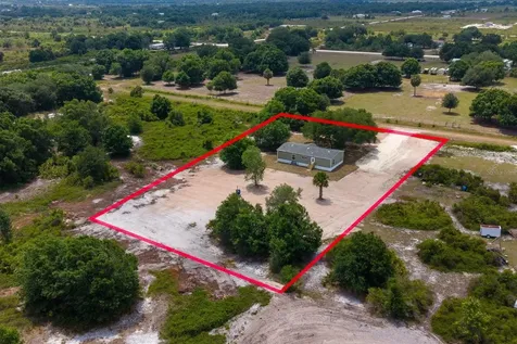 20213 NW 258th Street Okeechobee FL 34972