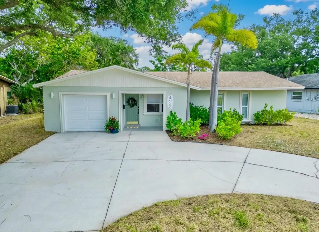 2575 Granada Circle E St Petersburg FL 33712
