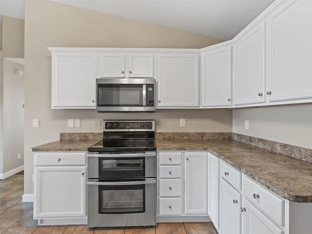 214 Fisher Run Ocklawaha FL 32179