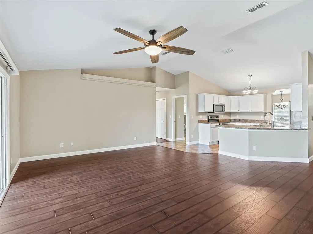 214 Fisher Run Ocklawaha FL 32179