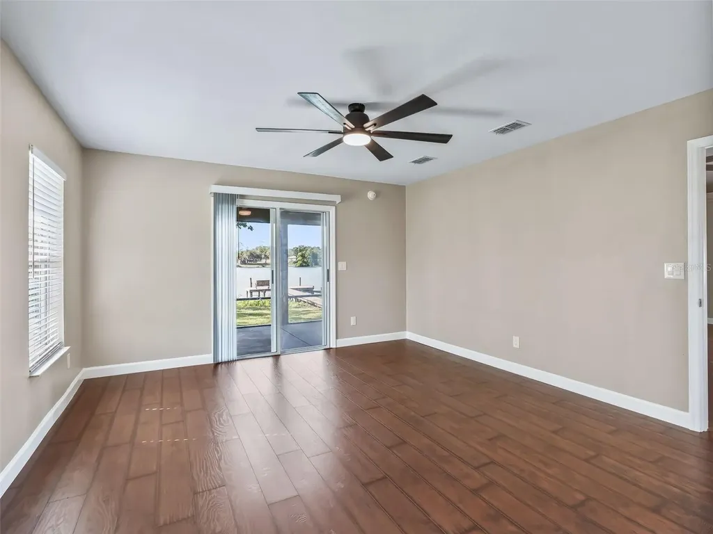 214 Fisher Run Ocklawaha FL 32179