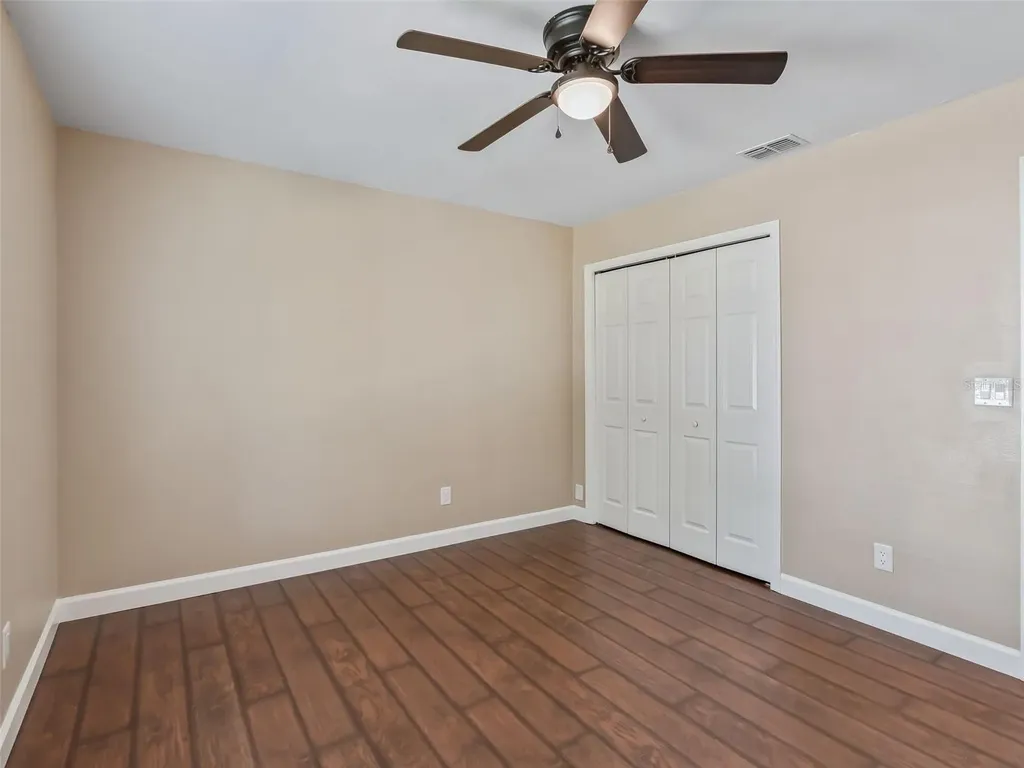 214 Fisher Run Ocklawaha FL 32179