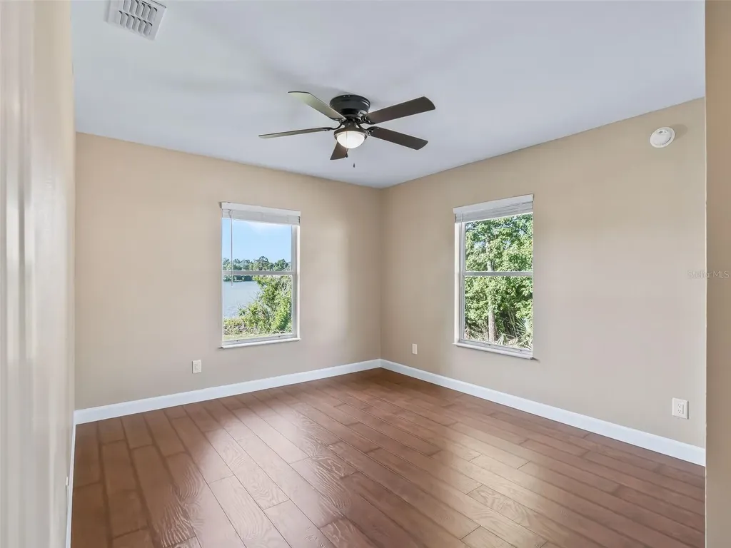214 Fisher Run Ocklawaha FL 32179