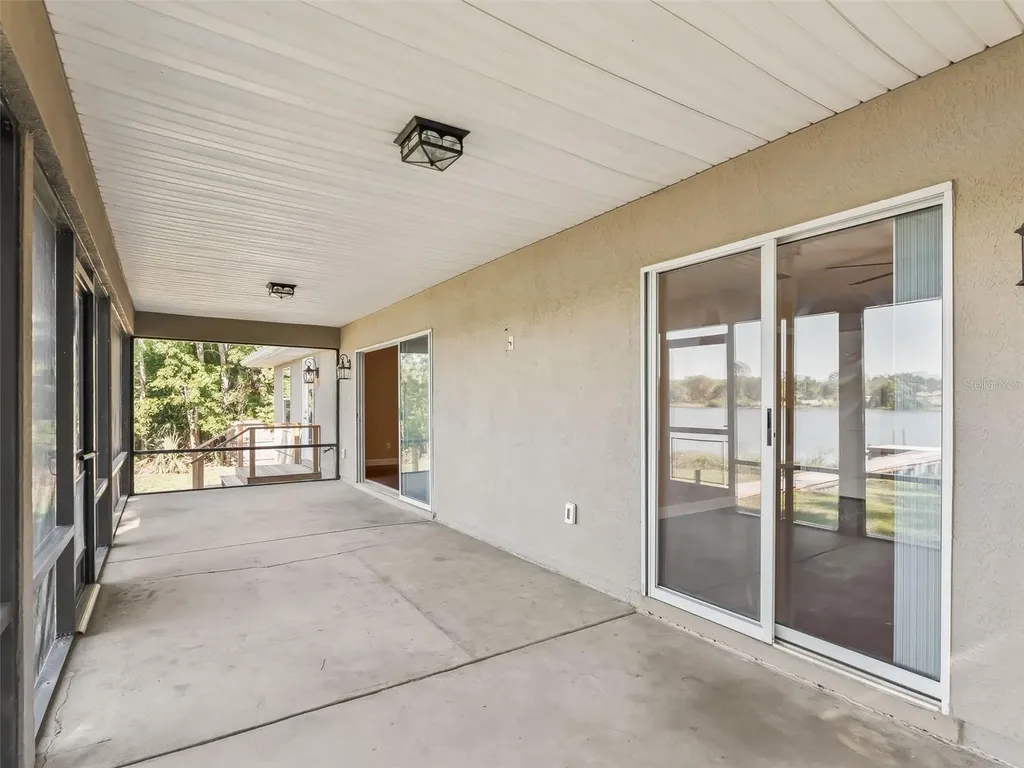 214 Fisher Run Ocklawaha FL 32179