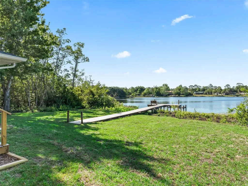214 Fisher Run Ocklawaha FL 32179